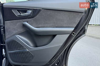 Позашляховик / Кросовер Audi Q8 2019 в 