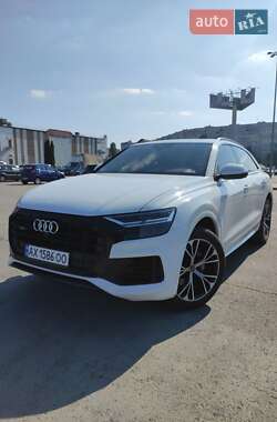 Внедорожник / Кроссовер Audi Q8 2021 в 