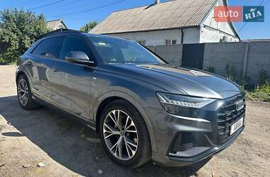 Позашляховик / Кросовер Audi Q8 2021 в 