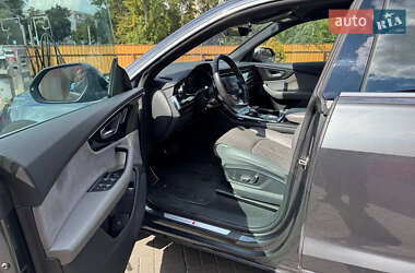 Внедорожник / Кроссовер Audi Q8 2019 в 