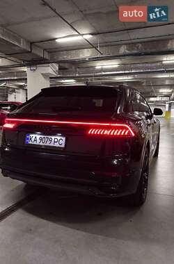 Внедорожник / Кроссовер Audi Q8 2018 в 