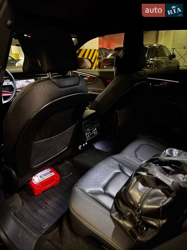 Внедорожник / Кроссовер Audi Q8 2018 в Киеве