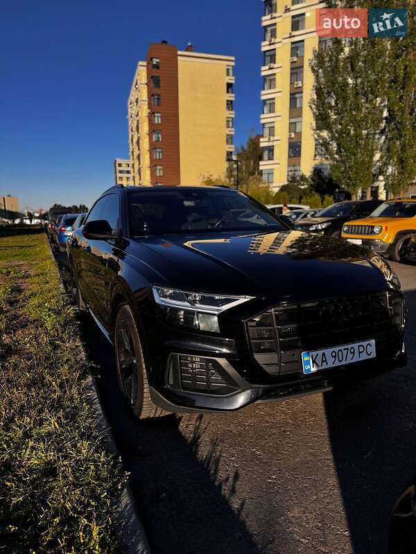 Внедорожник / Кроссовер Audi Q8 2018 в Киеве