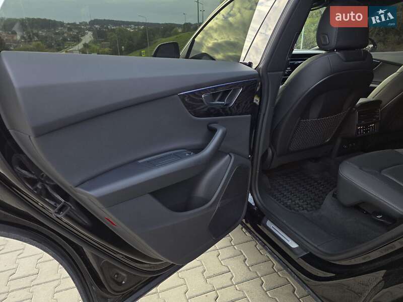 Позашляховик / Кросовер Audi Q8 2021 в Тернополі