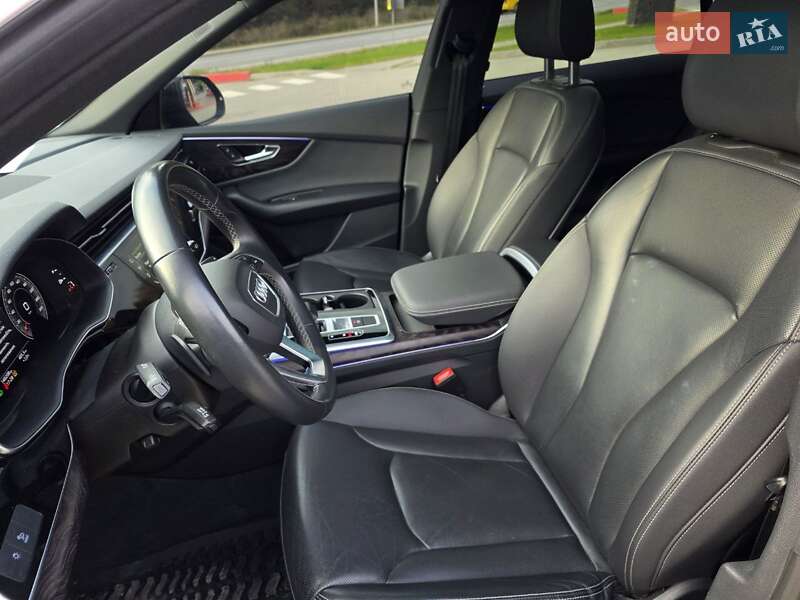 Позашляховик / Кросовер Audi Q8 2021 в Тернополі