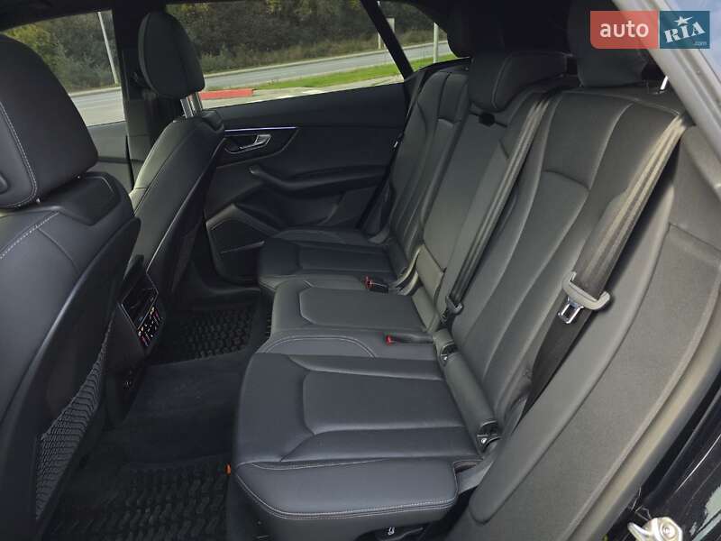 Позашляховик / Кросовер Audi Q8 2021 в Тернополі
