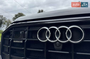 Внедорожник / Кроссовер Audi Q8 2021 в 