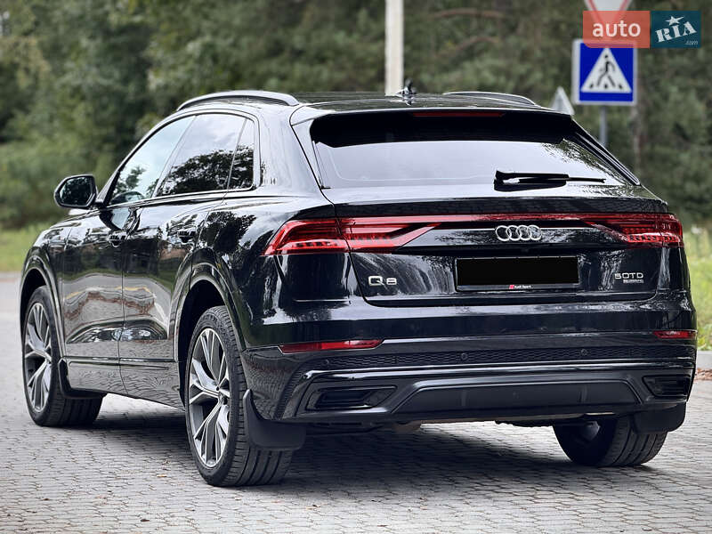 Позашляховик / Кросовер Audi Q8 2021 в Львові