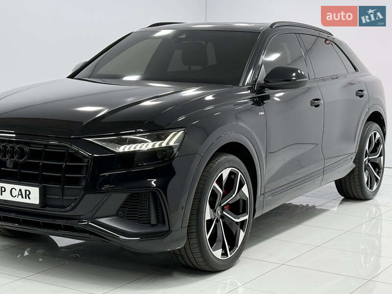 Внедорожник / Кроссовер Audi Q8 2021 в Одессе