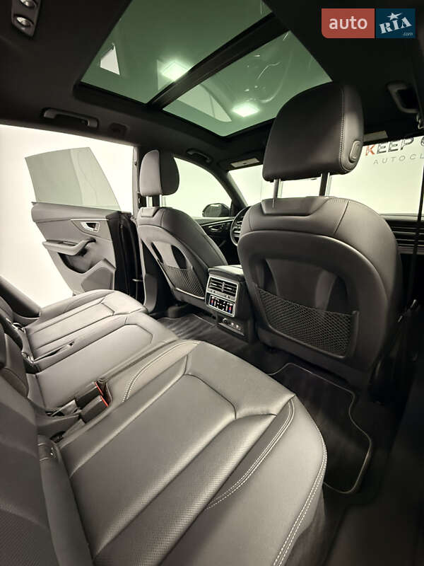 Внедорожник / Кроссовер Audi Q8 2021 в Одессе