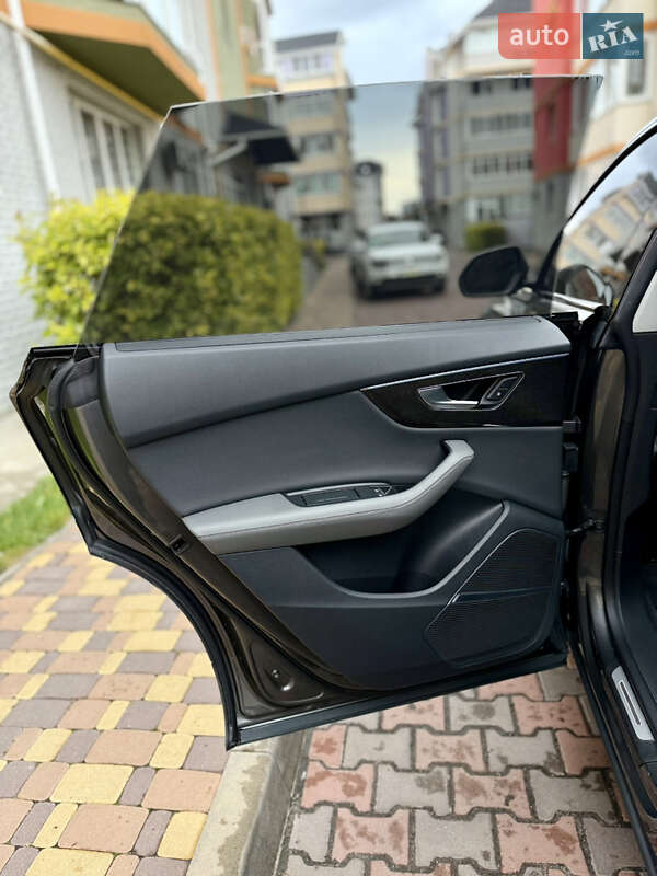 Позашляховик / Кросовер Audi Q8 2019 в Києві