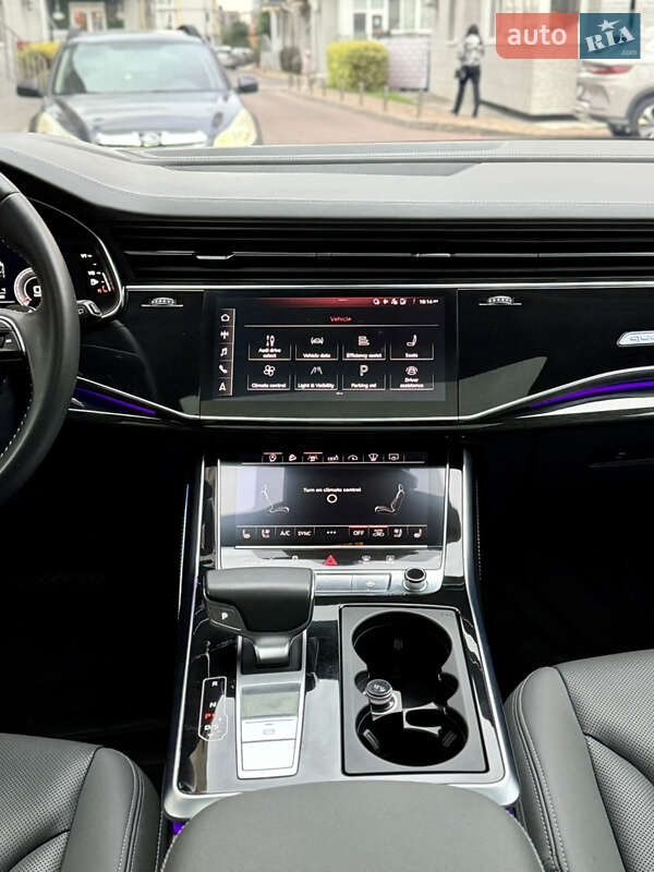 Позашляховик / Кросовер Audi Q8 2019 в Києві