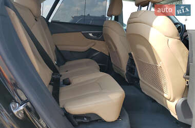 Внедорожник / Кроссовер Audi Q8 2019 в 