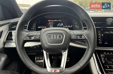 Позашляховик / Кросовер Audi Q8 2022 в 