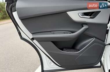 Внедорожник / Кроссовер Audi Q8 2025 в 