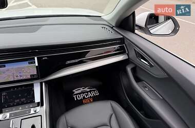 Внедорожник / Кроссовер Audi Q8 2025 в 
