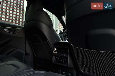 Внедорожник / Кроссовер Audi Q8 2023 в 