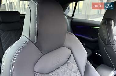 Внедорожник / Кроссовер Audi Q8 2023 в 