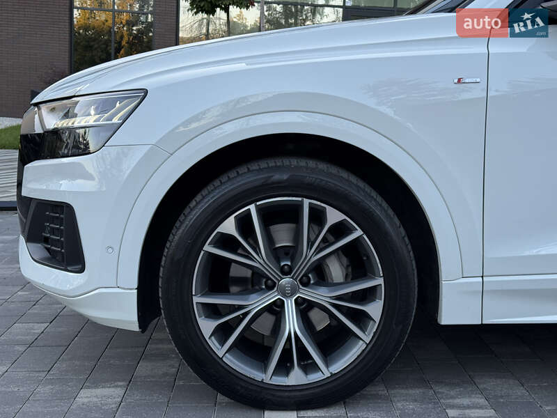 Внедорожник / Кроссовер Audi Q8 2019 в Ужгороде