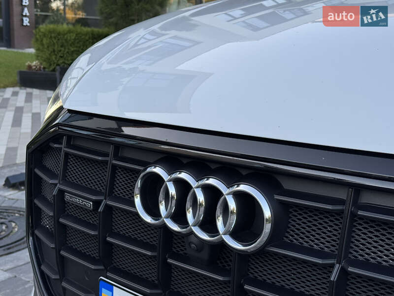 Внедорожник / Кроссовер Audi Q8 2019 в Ужгороде