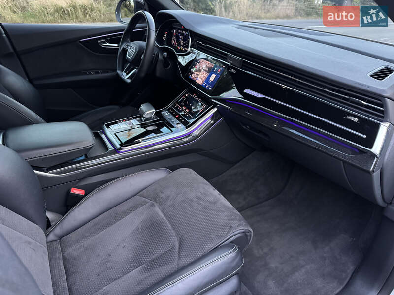 Внедорожник / Кроссовер Audi Q8 2019 в Ужгороде
