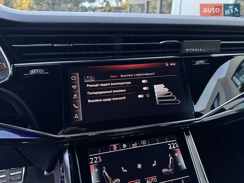 Внедорожник / Кроссовер Audi Q8 2019 в Ужгороде