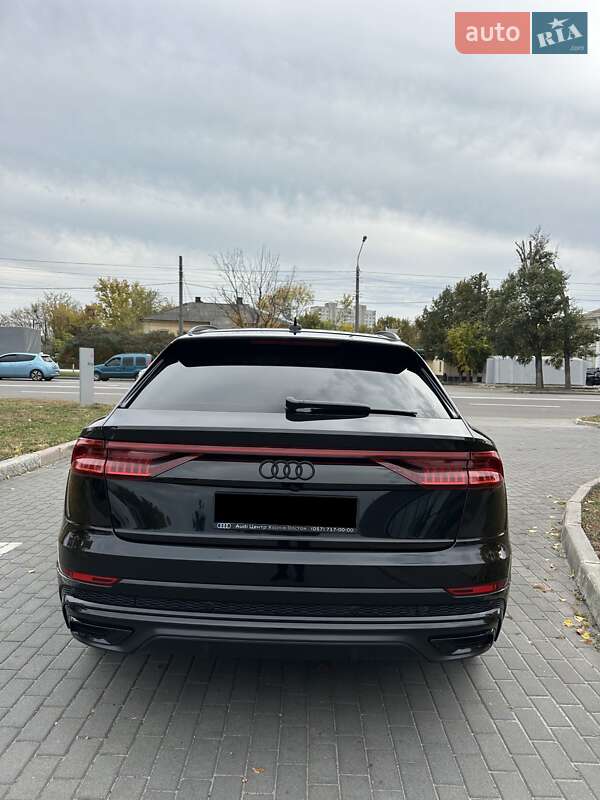 Внедорожник / Кроссовер Audi Q8 2021 в Киеве
