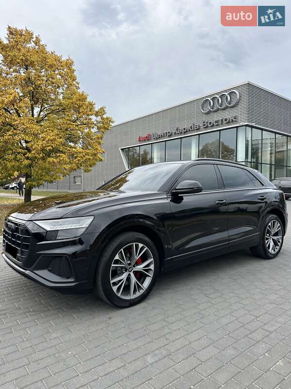 Внедорожник / Кроссовер Audi Q8 2021 в Киеве