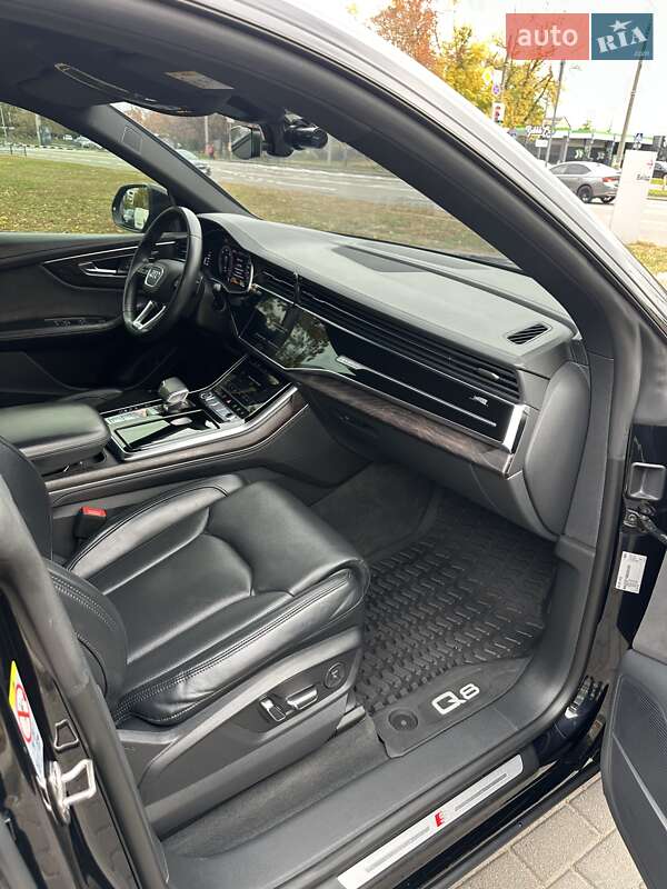 Внедорожник / Кроссовер Audi Q8 2021 в Киеве