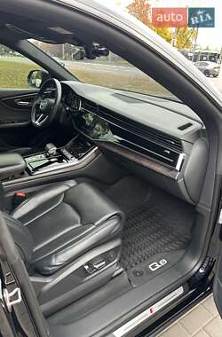 Внедорожник / Кроссовер Audi Q8 2021 в 