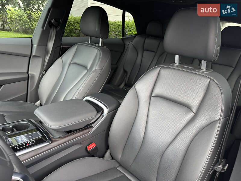 Внедорожник / Кроссовер Audi Q8 2021 в Киеве