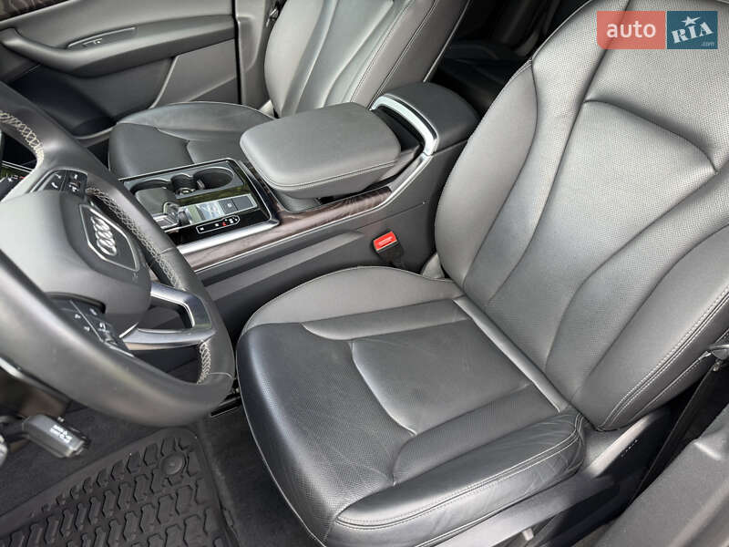 Внедорожник / Кроссовер Audi Q8 2021 в Киеве