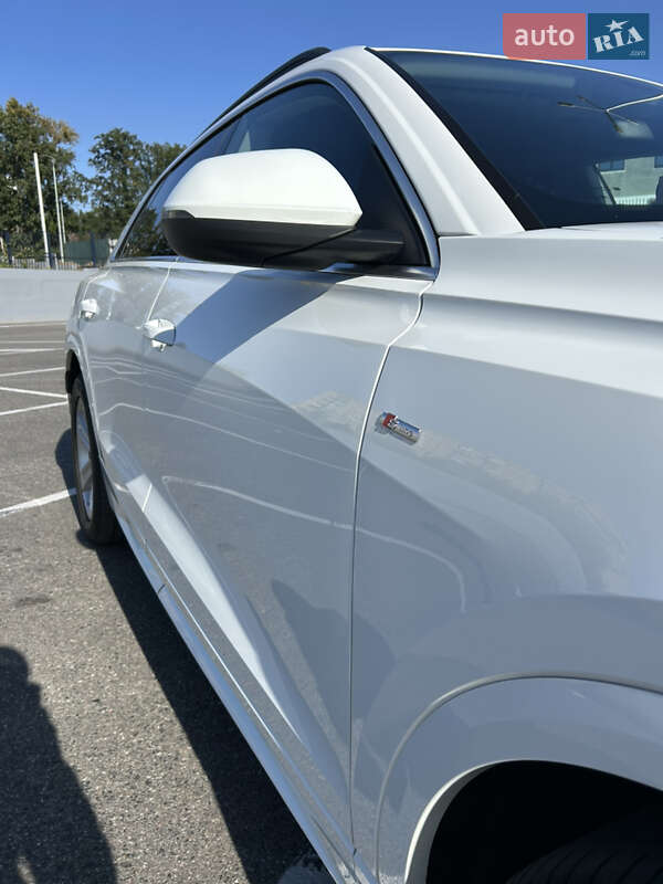 Внедорожник / Кроссовер Audi Q8 2019 в Полтаве
