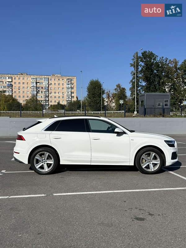 Внедорожник / Кроссовер Audi Q8 2019 в Полтаве