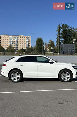 Внедорожник / Кроссовер Audi Q8 2019 в 