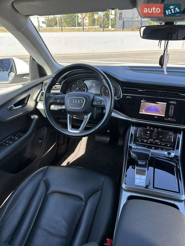 Внедорожник / Кроссовер Audi Q8 2019 в Полтаве