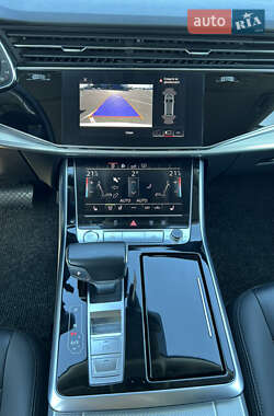 Внедорожник / Кроссовер Audi Q8 2019 в 