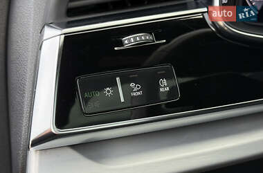 Внедорожник / Кроссовер Audi Q8 2020 в 