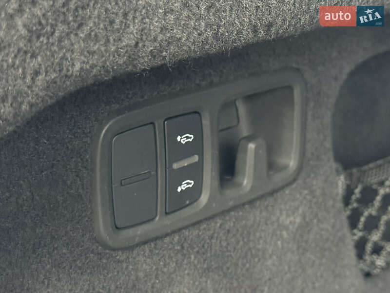 Внедорожник / Кроссовер Audi Q8 2020 в Тернополе