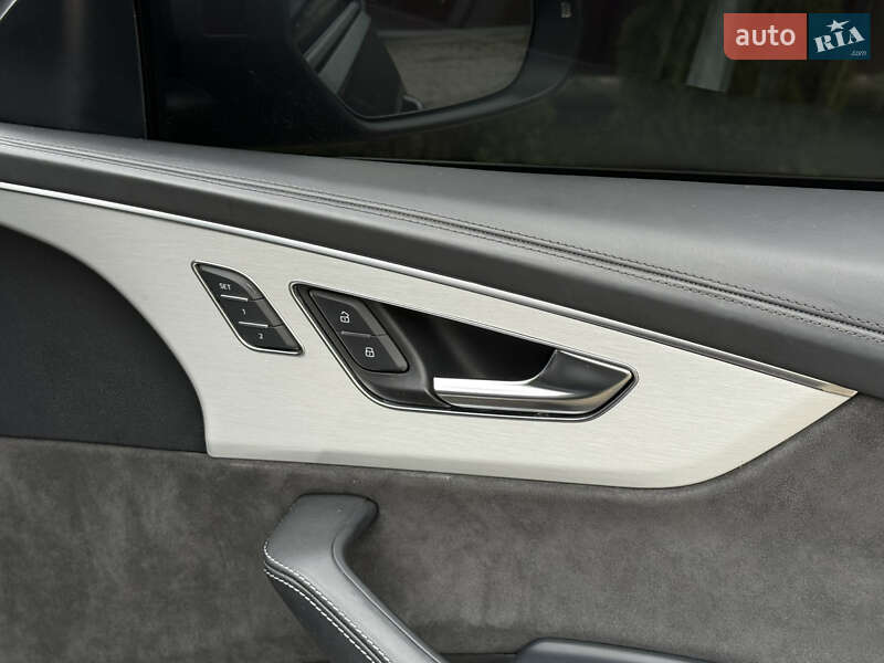 Внедорожник / Кроссовер Audi Q8 2020 в Тернополе