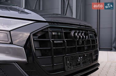 Внедорожник / Кроссовер Audi Q8 2020 в 