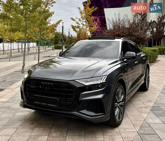 Внедорожник / Кроссовер Audi Q8 2019 в Киеве