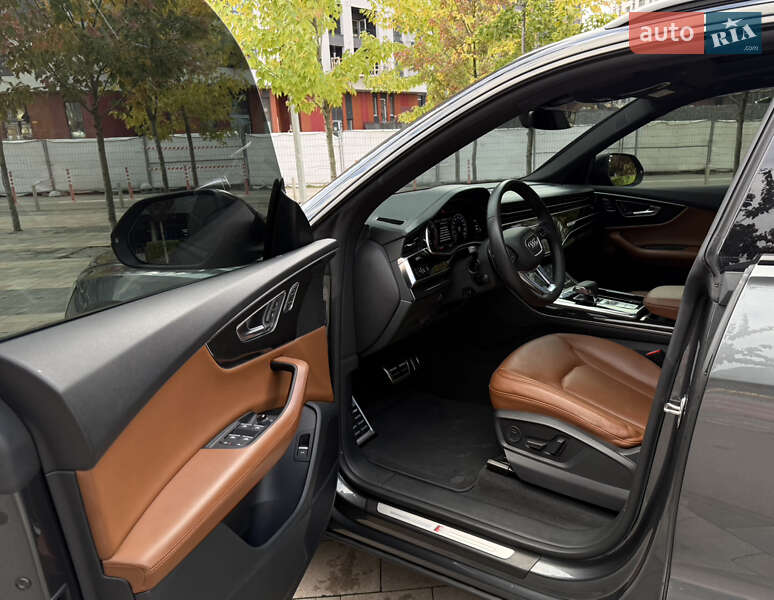 Внедорожник / Кроссовер Audi Q8 2019 в Киеве