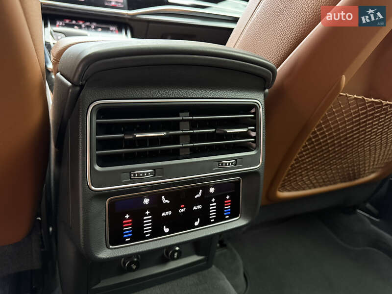 Внедорожник / Кроссовер Audi Q8 2019 в Киеве