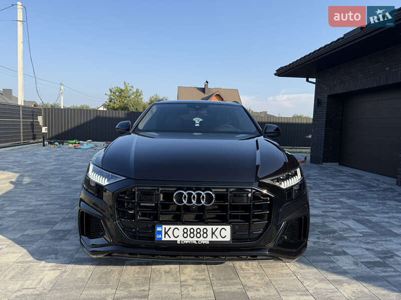 Позашляховик / Кросовер Audi Q8 2018 в Луцьку