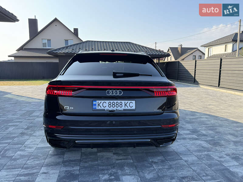 Позашляховик / Кросовер Audi Q8 2018 в Луцьку