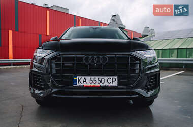 Внедорожник / Кроссовер Audi Q8 2018 в 