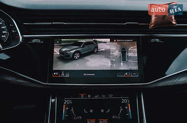Внедорожник / Кроссовер Audi Q8 2018 в 