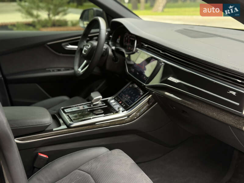 Позашляховик / Кросовер Audi Q8 2024 в Тернополі