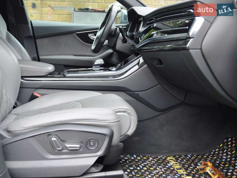 Позашляховик / Кросовер Audi Q8 2019 в Одесі